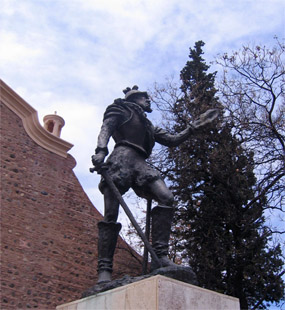 Monument to Jerónimo Luis de Cabrera, depicting his 1573 foundation of Córdoba 